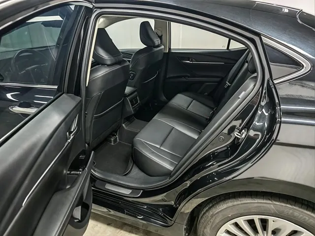 Toyota 2024 Camry 2.0GVP Stepless Deluxe Edition Automatic Transmission 6