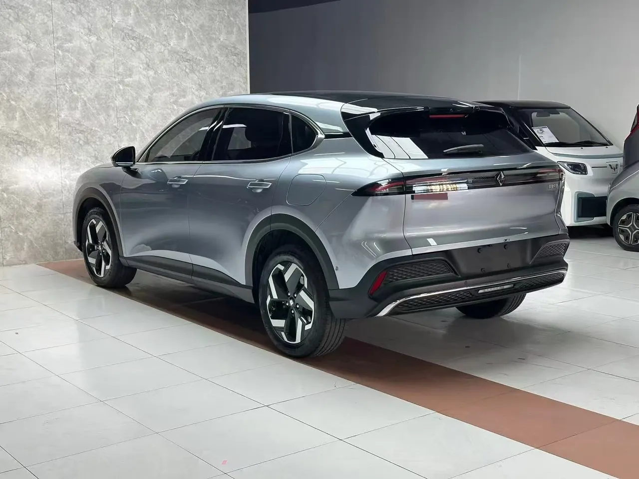 BaoJun 2024 Cloud Sea 500km Pure Electric Edition Automatic Gear 9