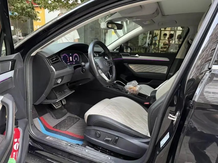 Volkswagen 2023 Magotan 2.0TSI 330TSI 2 million Commemorative Luxury Automatic Gear 4
