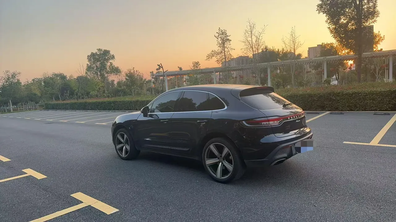 Porsche Macan (Imported) 2023 Macan 2.0T Automatic Gear 4