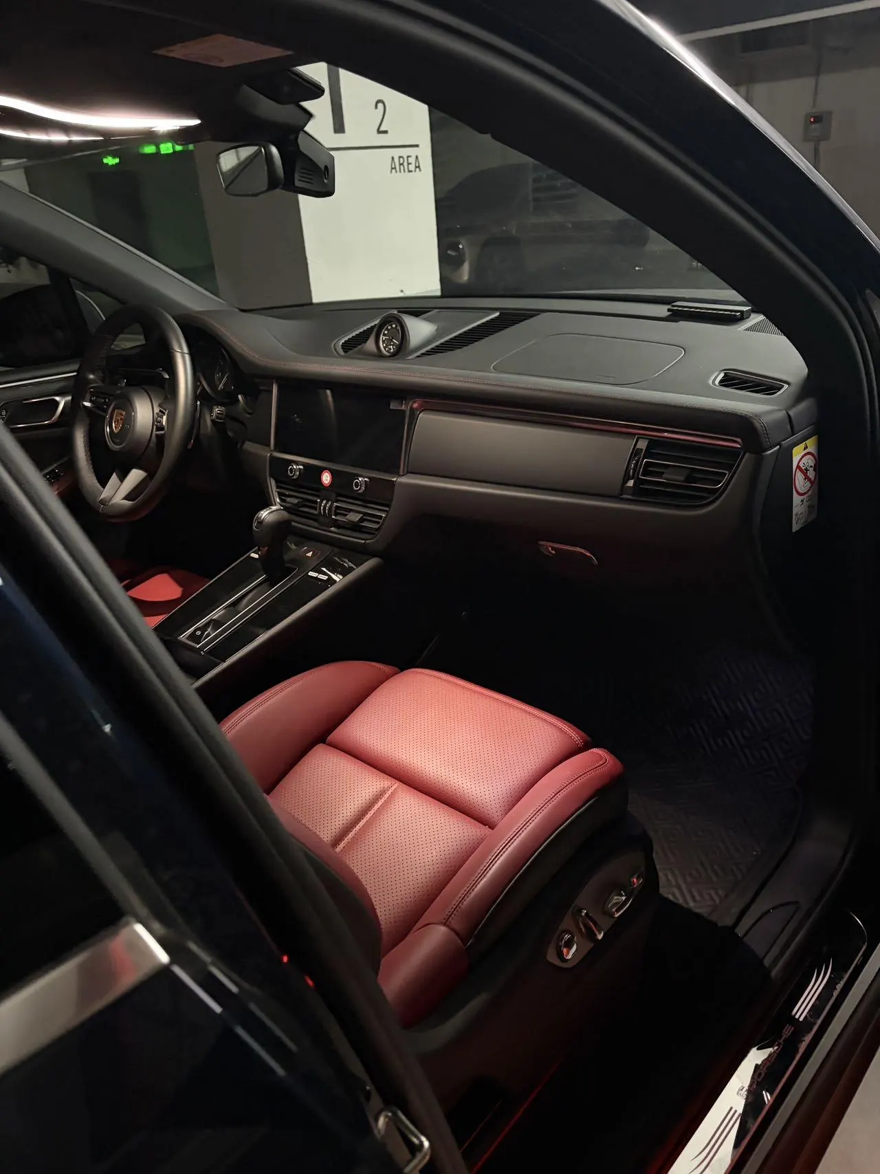 Porsche Macan (Imported) 2023 Macan 2.0T Automatic Gear 8