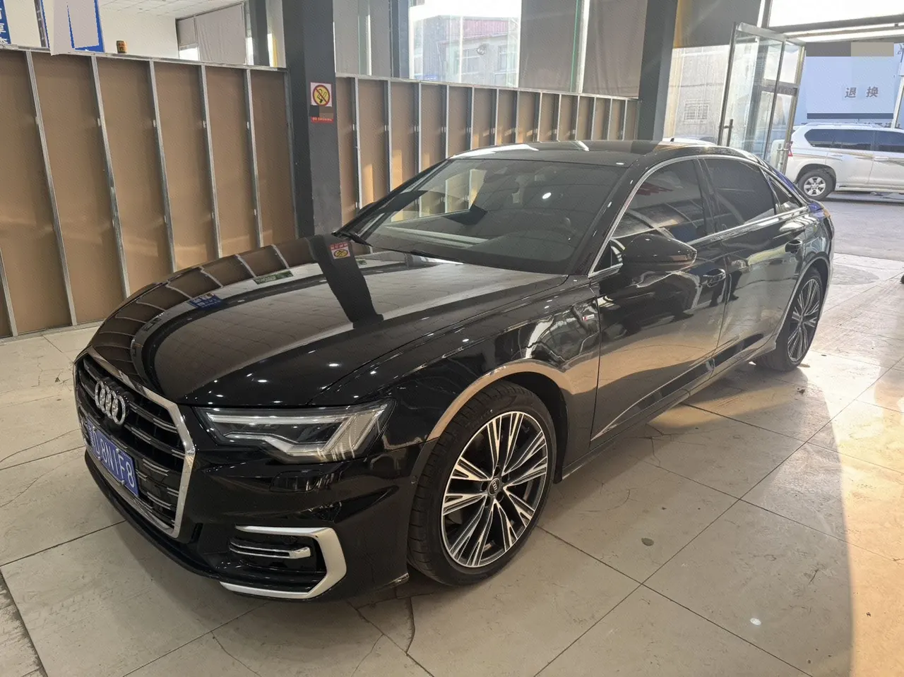 Open image lightbox: Audi 2023 A6L 2.0TFSI 45TFSI Quattro Selected Dynamic (Modified) Automatic Gear