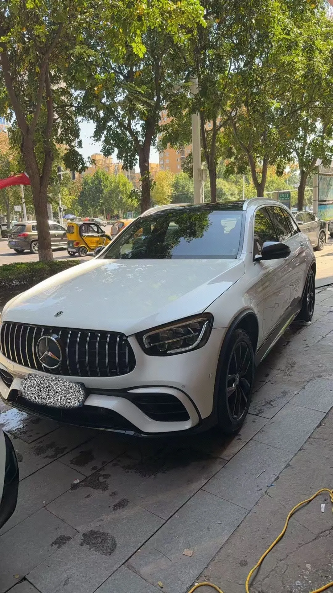 Открыть галерею: Mercedes Benz 2021 GLC 260 L 4MATIC 2.0T Luxury Automatic