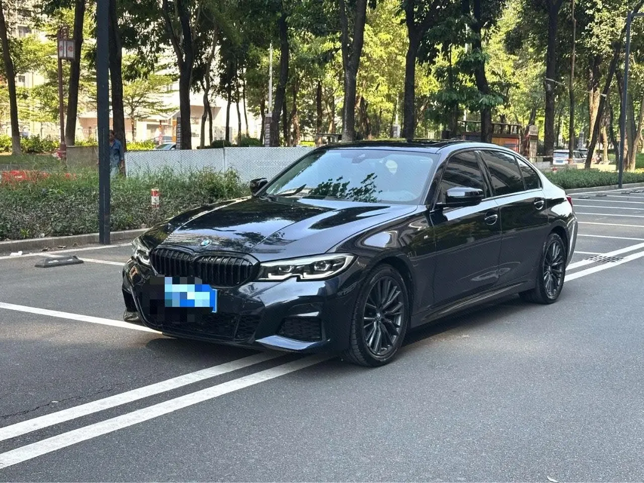 Open image lightbox: BMW 3 Series 2021 325Li 2.0T M Sports Obsidian Night Suit Automatic Gear