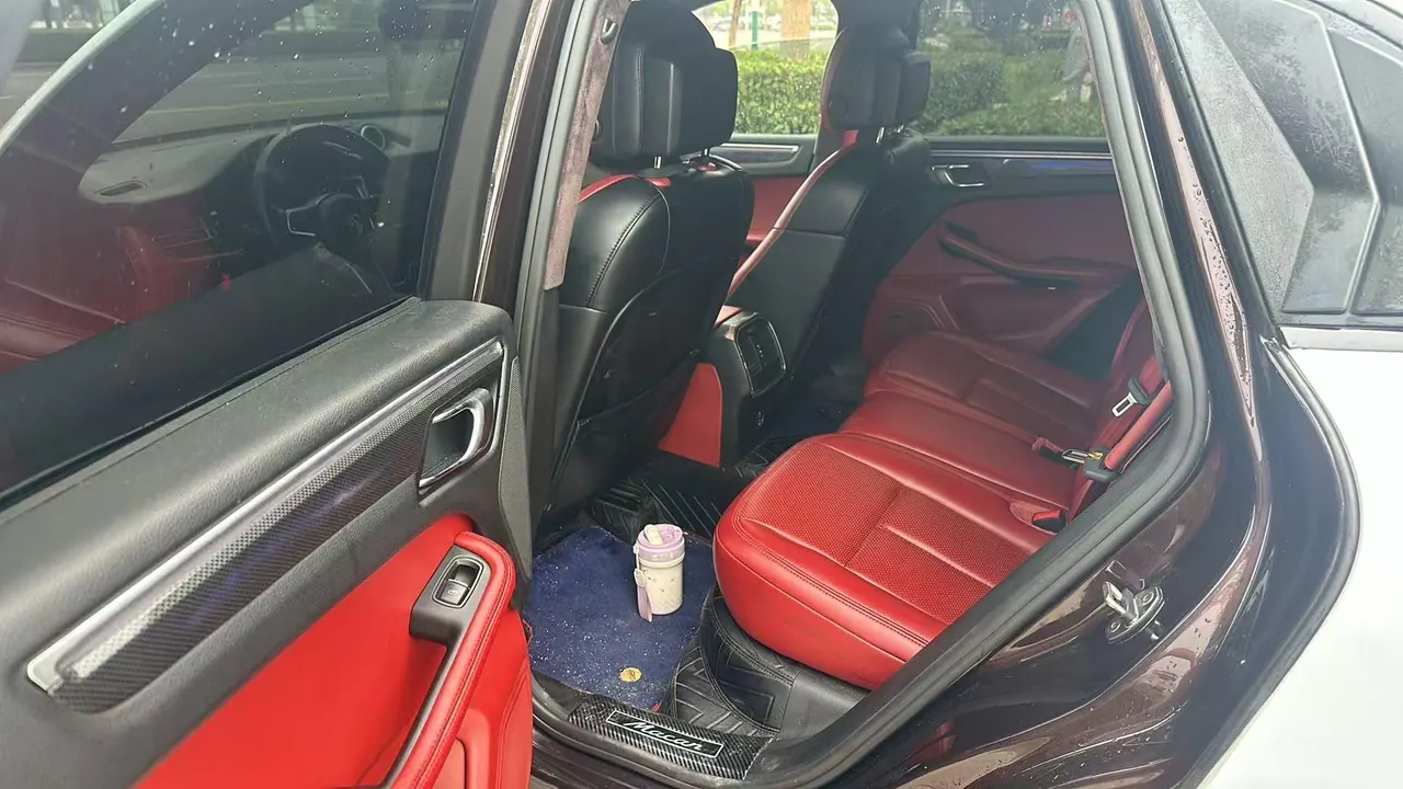Porsche Macan (Imported) 2020 Macan 2.0T Automatic Gear 3