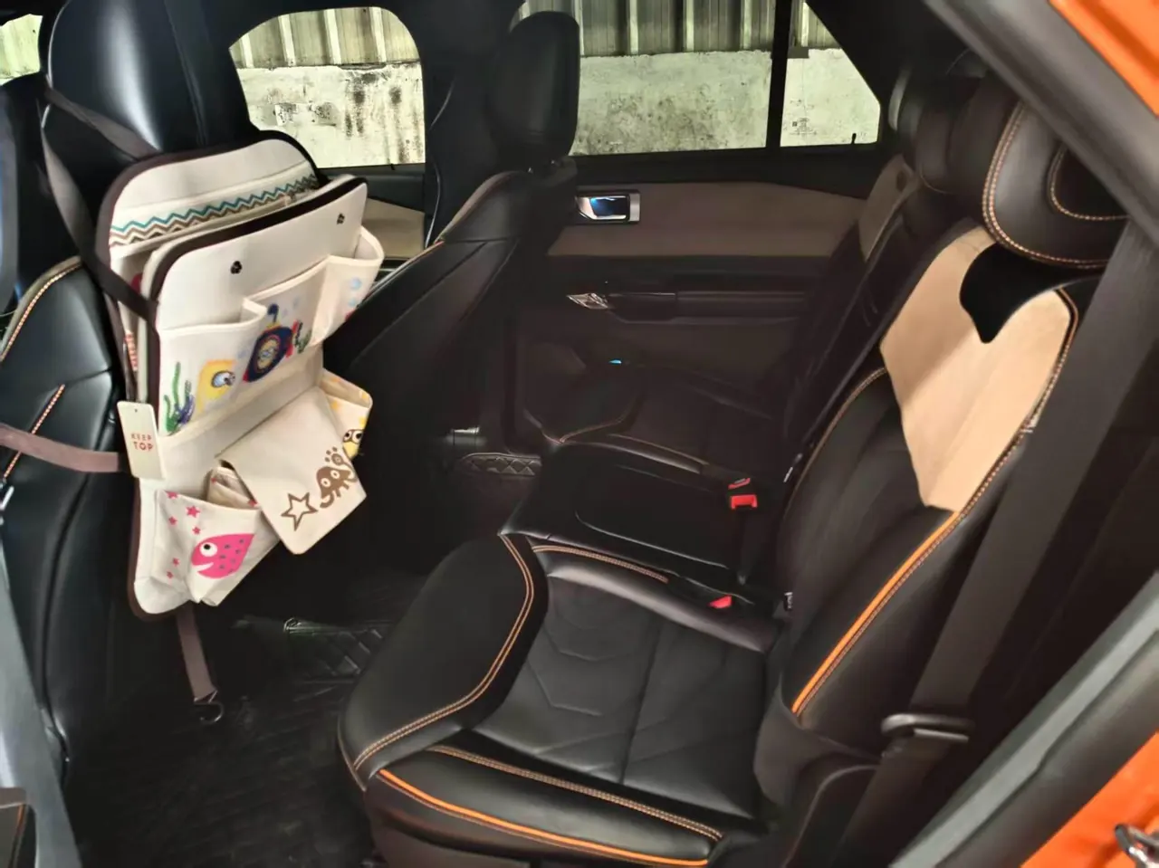 Ford 2023 Explorer 2.3T EcoBoost 285 Kunlun Peak Edition 7-seat Automatic 10