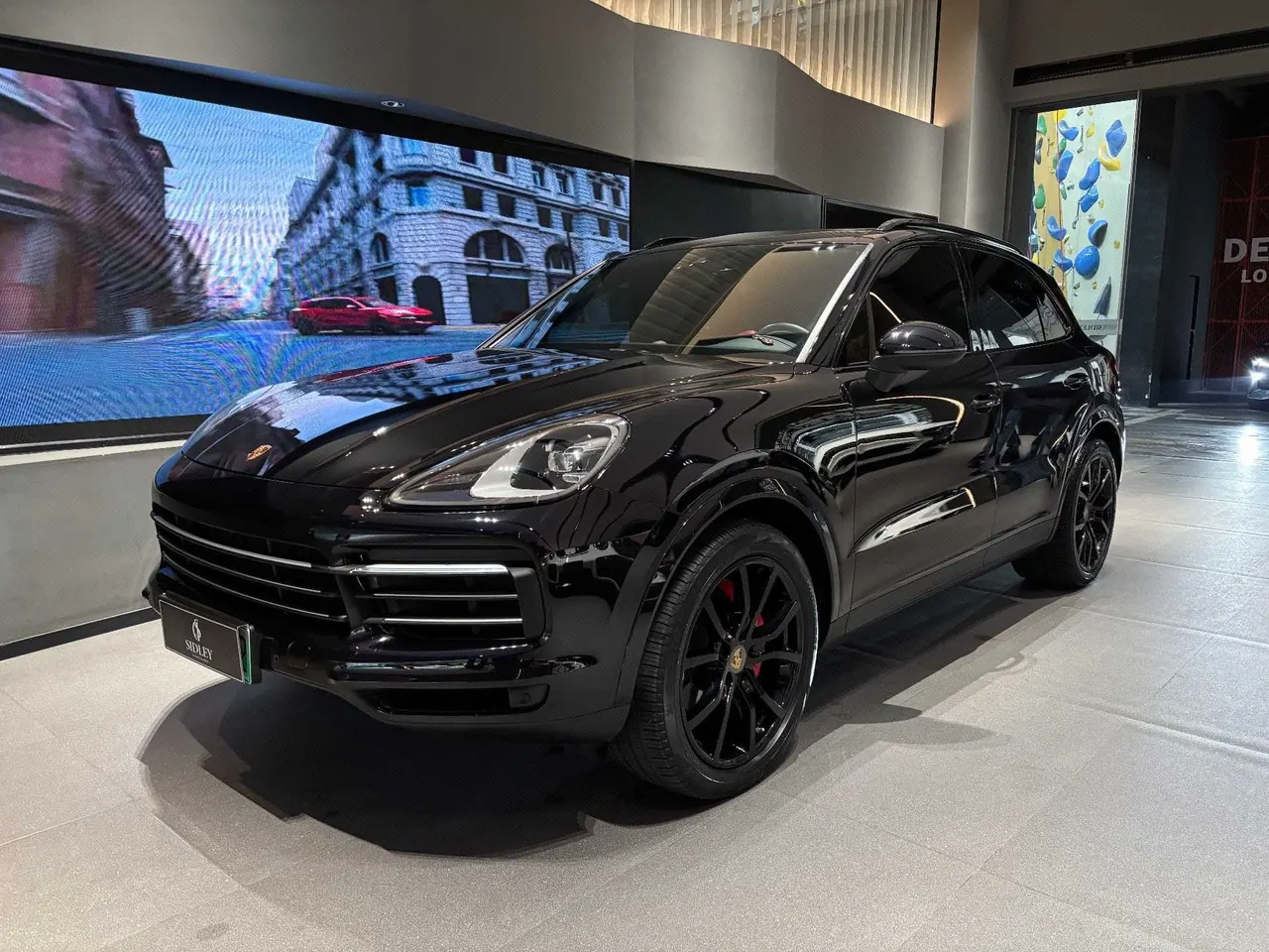 Porsche Cayenne New Energy (Imported) 2021 Cayenne Oil and Electric Hybrid 2.0T Automatic Gear - View 1