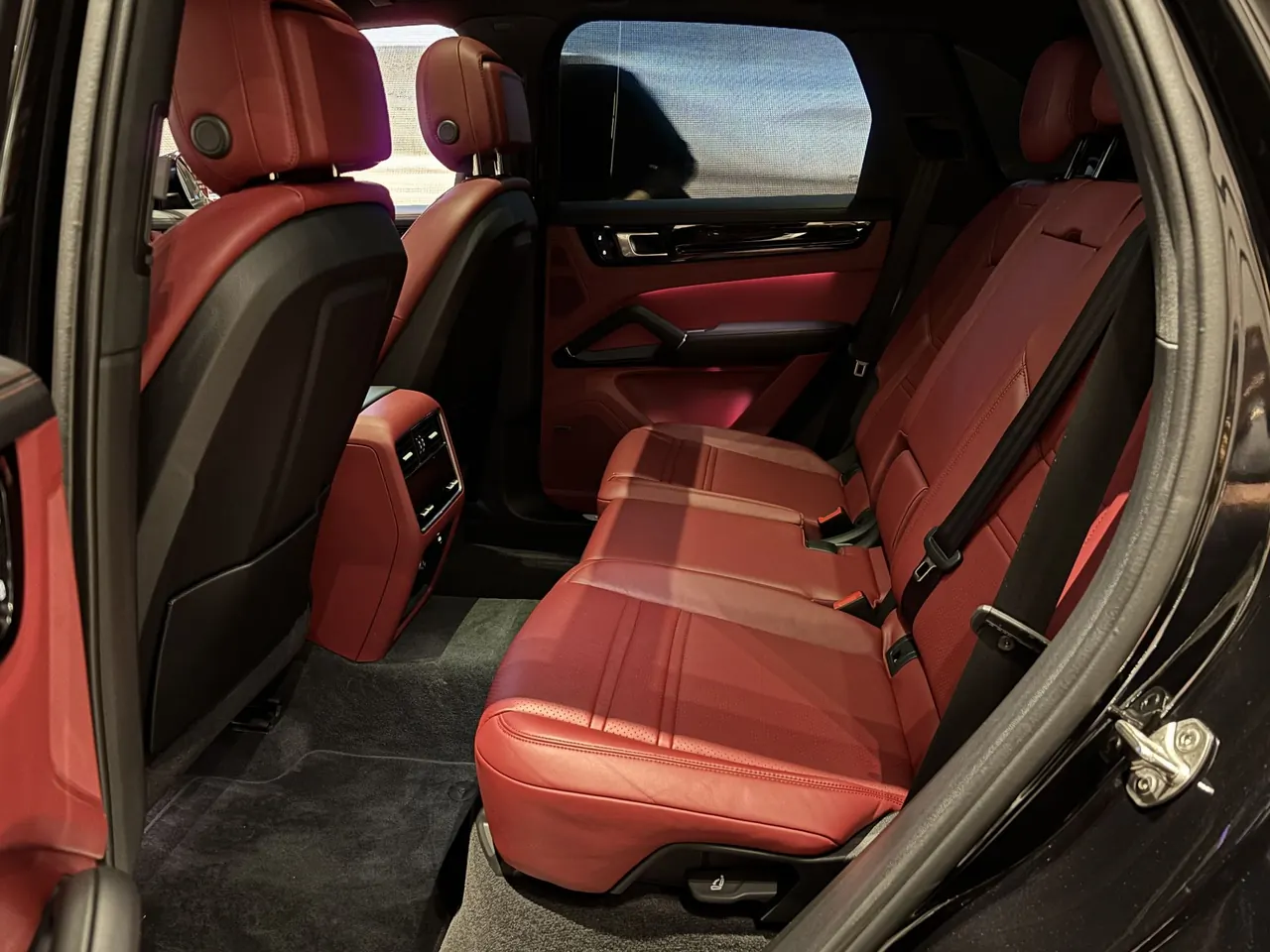 Porsche Cayenne New Energy (Imported) 2021 Cayenne Oil and Electric Hybrid 2.0T Automatic Gear 12