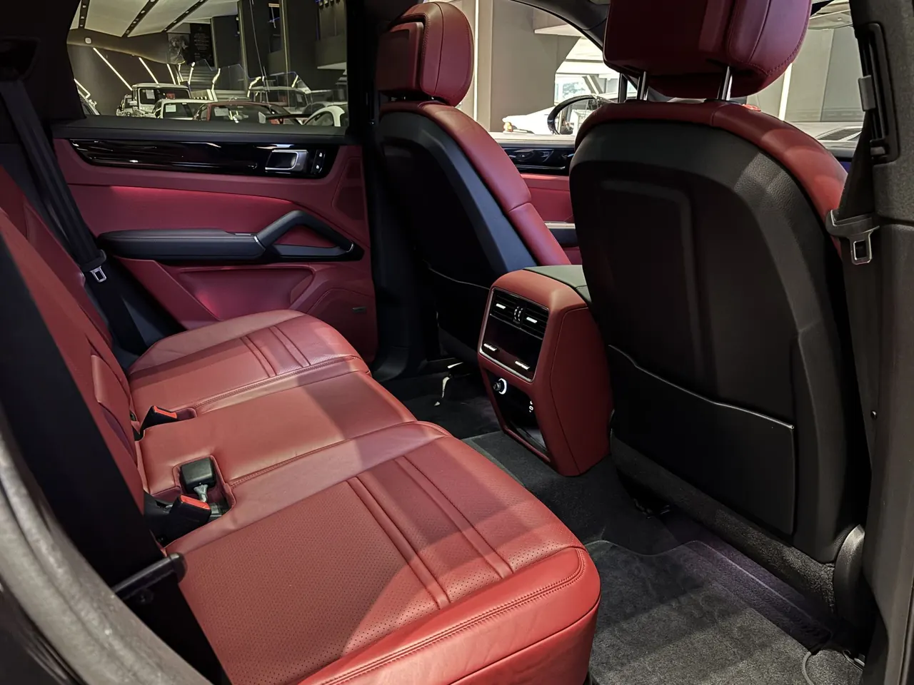 Porsche Cayenne New Energy (Imported) 2021 Cayenne Oil and Electric Hybrid 2.0T Automatic Gear 14