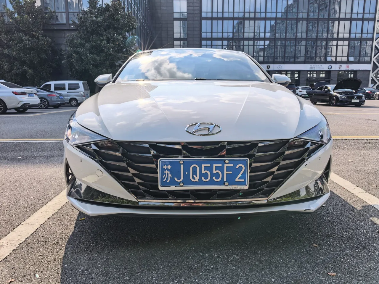 Hyundai 2023 Elantra -3-compartment 1.5 stepless LUX premium automatic gear 2