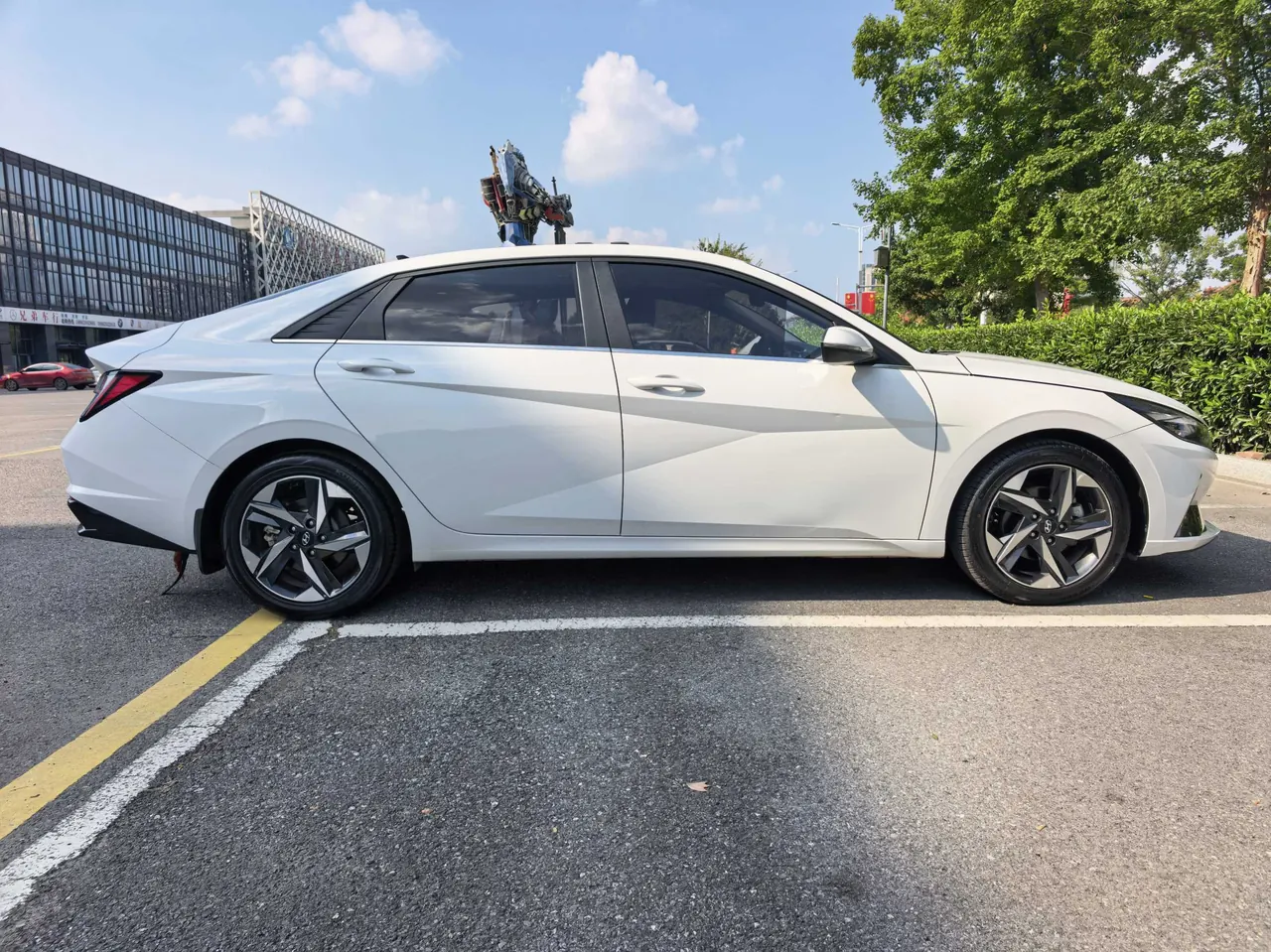 Hyundai 2023 Elantra -3-compartment 1.5 stepless LUX premium automatic gear 7