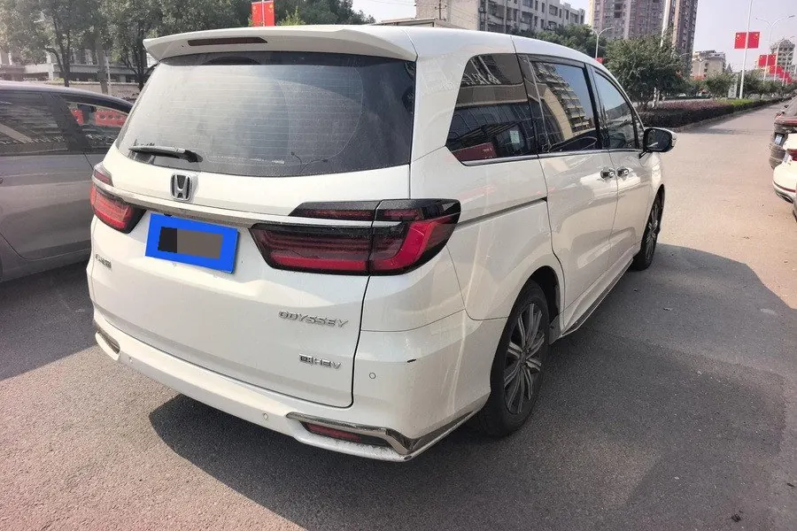 Honda 2024 Odyssey Hybrid 2.0 Stepless Sharp and Leading Edition Automatic Gear 2