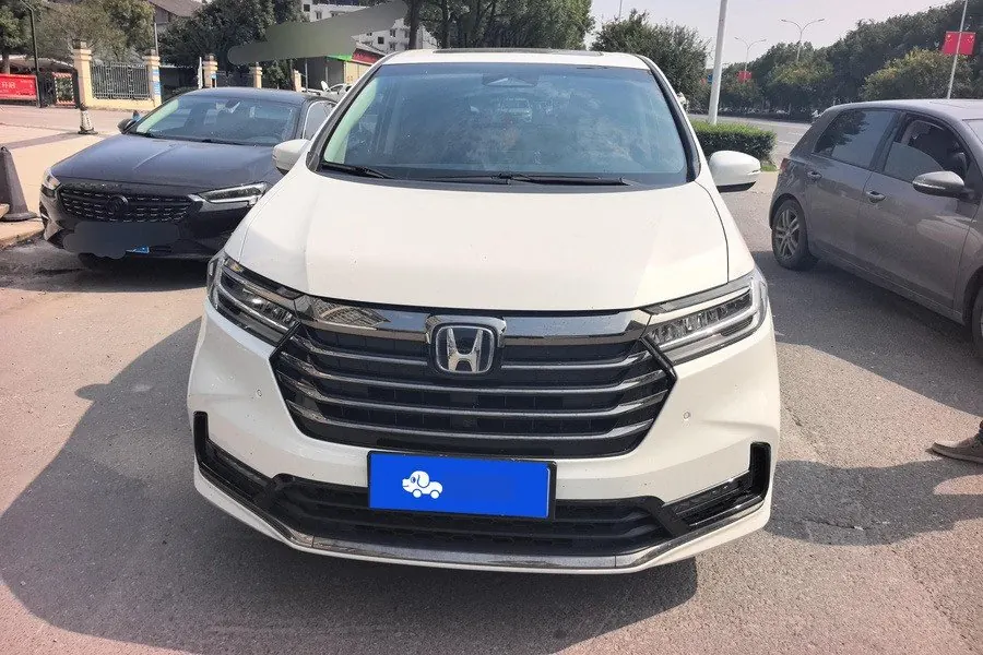 Honda 2024 Odyssey Hybrid 2.0 Stepless Sharp and Leading Edition Automatic Gear 3