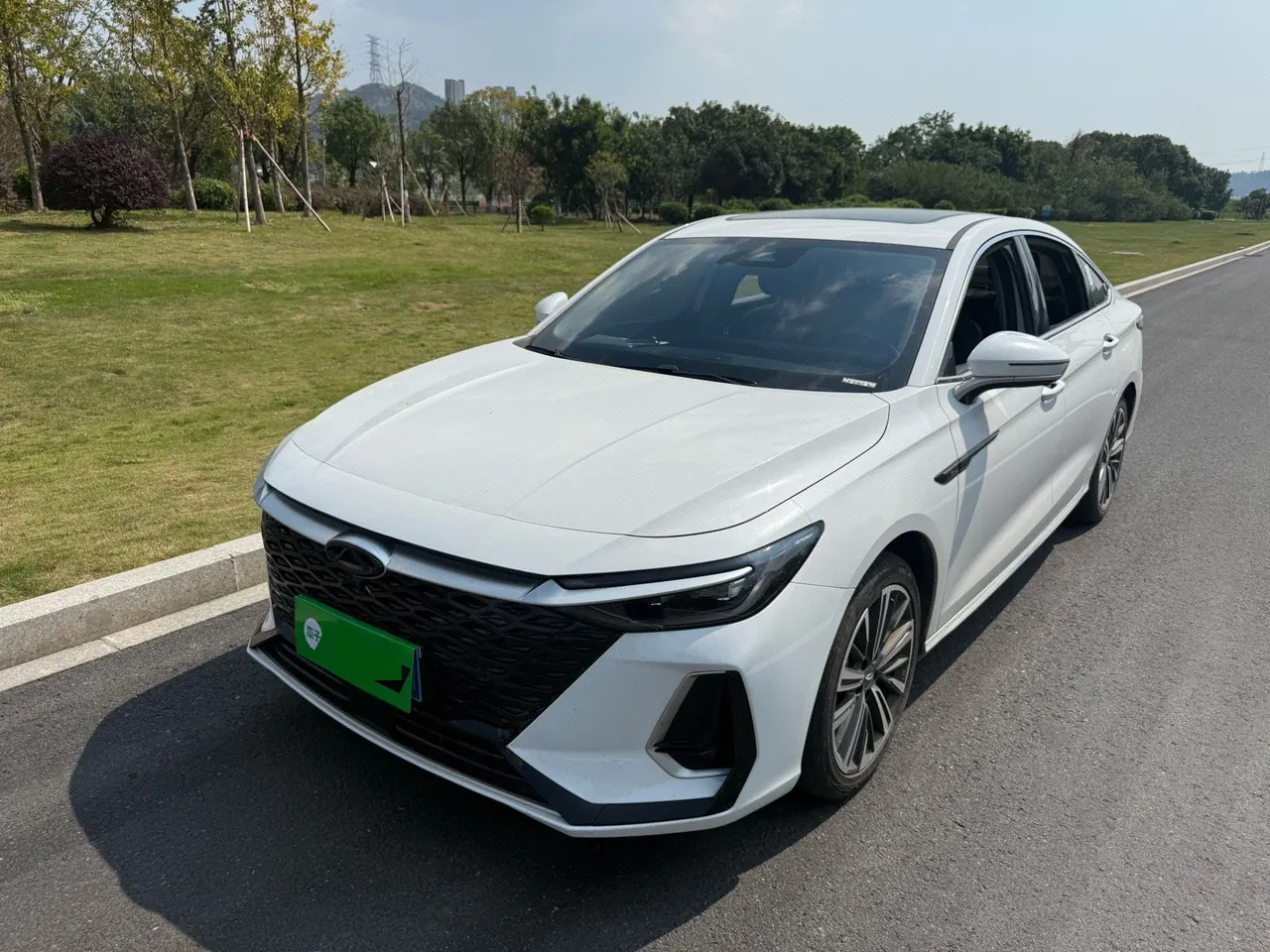 Открыть галерею: Chery 2024 Erez 8 1.6T Automatic Gear