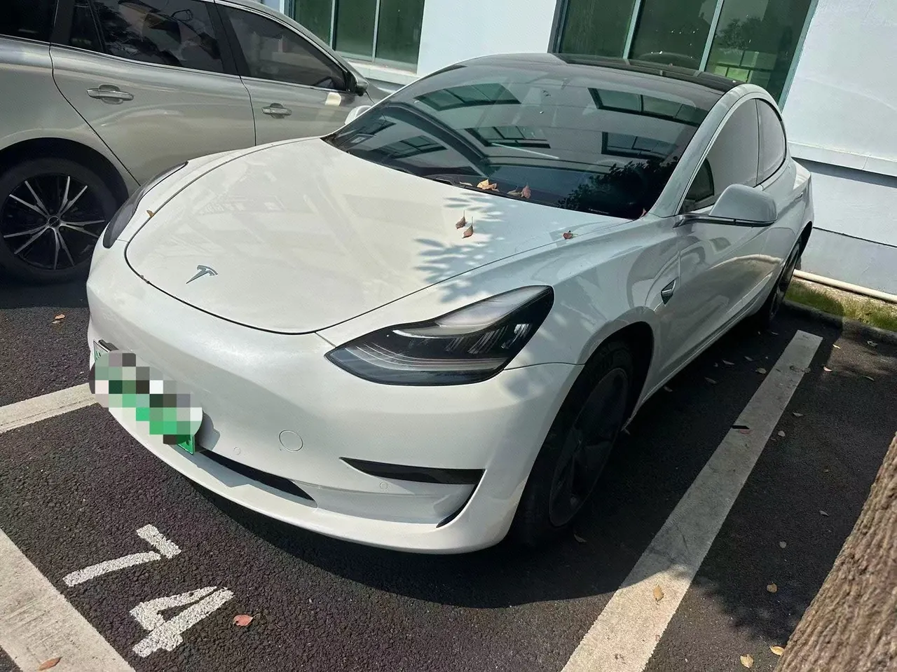 Open image lightbox: Tesla 2020 Model 3 Standard Endurance Rear Drive Upgraded Automatic Gear