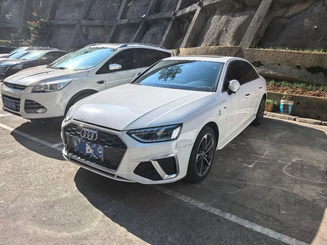 Open image lightbox: Audi 2020 A4L 2.0TFSI 40TFSI Fashion Dynamic Automatic