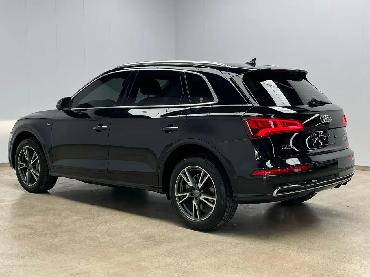 Audi 2020 Q5L 2.0TFSI 45TFSI exclusive fashion automatic 6
