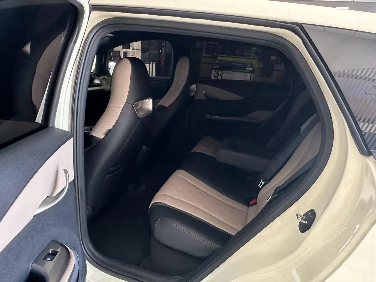 BYD 2024 Dolphin Glory Edition 420km Fashion Edition Automatic Gear 3