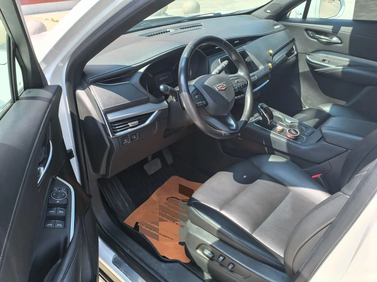 Cadillac 2020 XT4 2.0T 28T Two-Drive Leading Automatic Gear 7