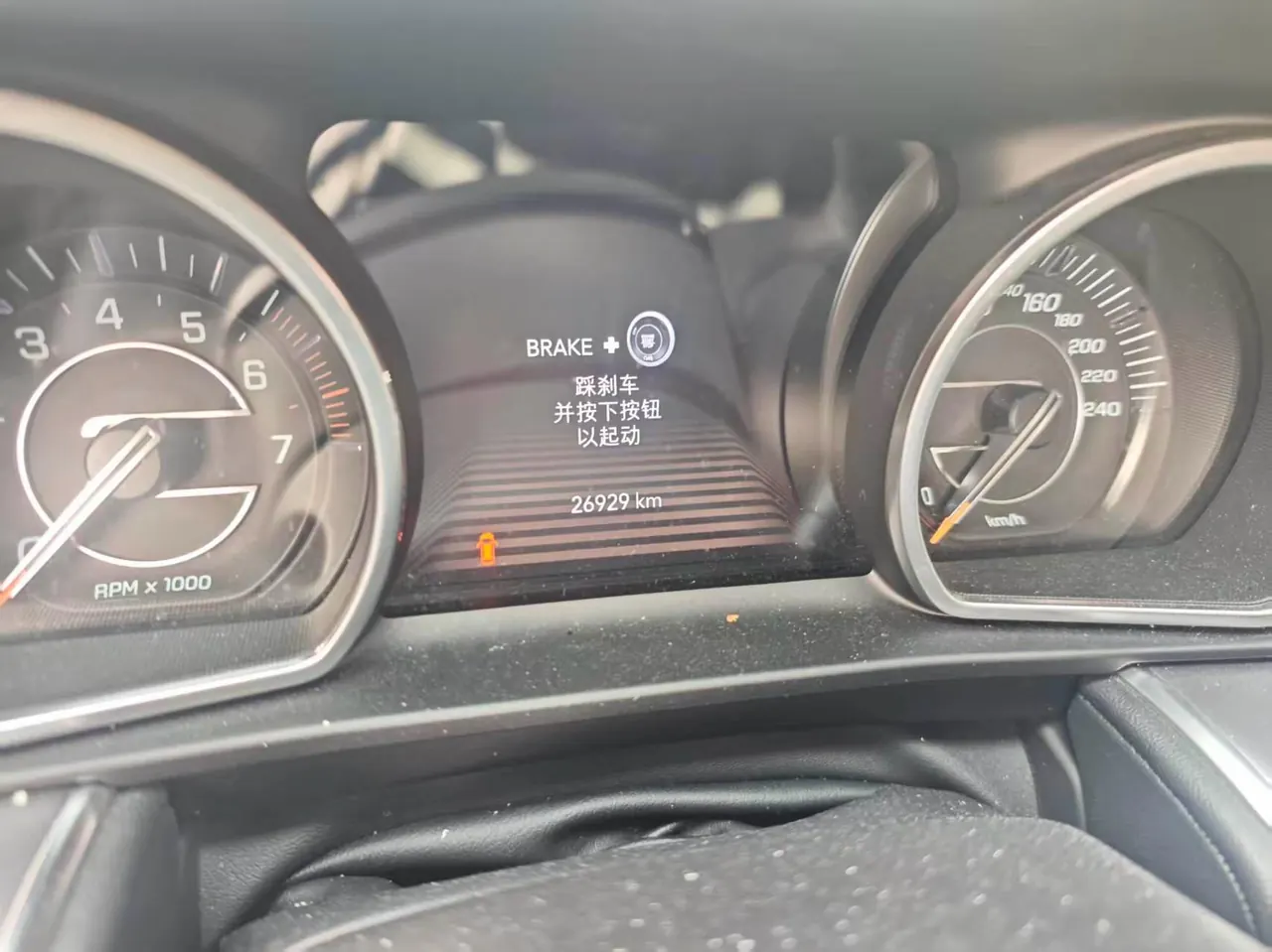 Jeep 2020 big commander 2.0T four-wheel drive nighthawk version automatic gear 5