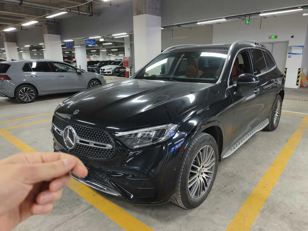 打开图片灯箱:Mercedes Benz 2024 GLC 300 L 4MATIC 48V 2.0T dynamic 5-seat automatic gear