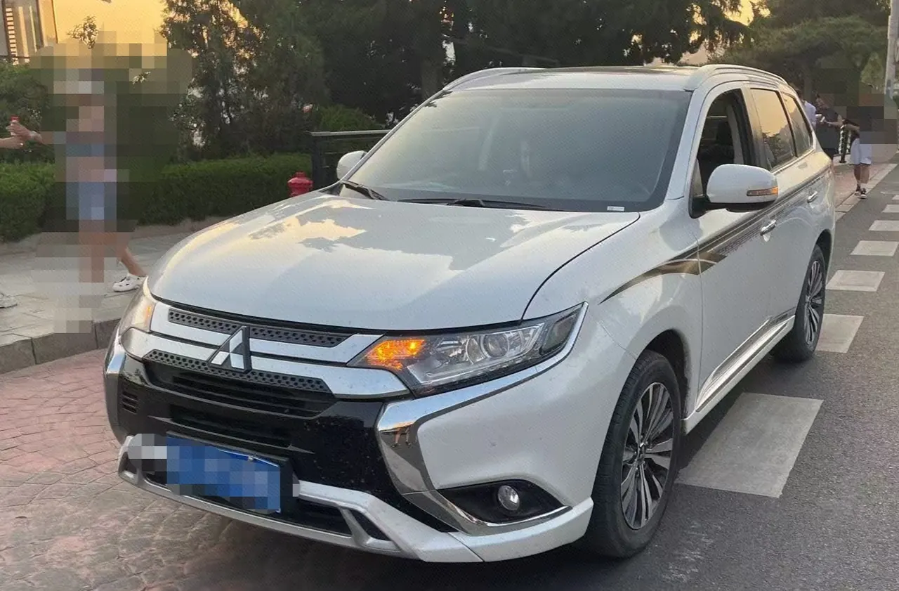 Открыть галерею: Mitsubishi 2020 Outlander 2.0 Stepless Two-Drive Enjoy Edition 5-seat Automatic Gear
