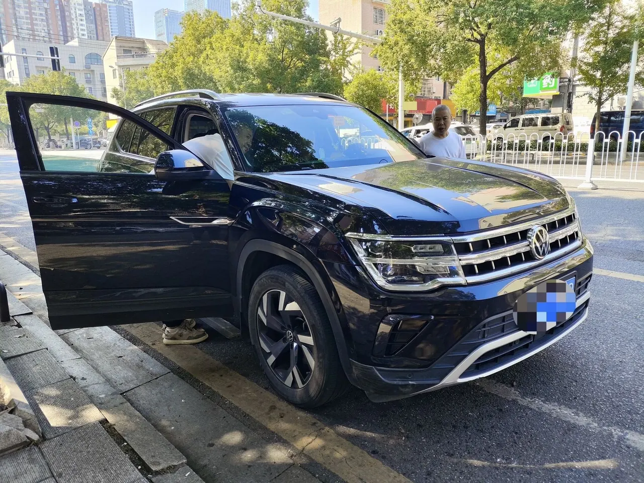 Volkswagen 2022 Tuang 2.0TSI 380TSI Four-wheel Drive Deluxe Edition Automatic Gear 2