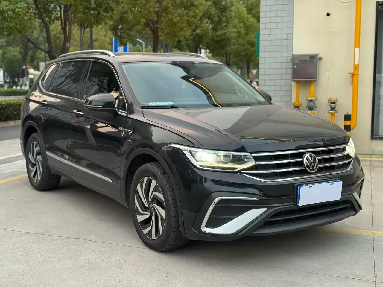 Volkswagen 2022 Tiguan L 2.0TSI 330TSI Two-Drive Smart Edition Automatic Gear 2