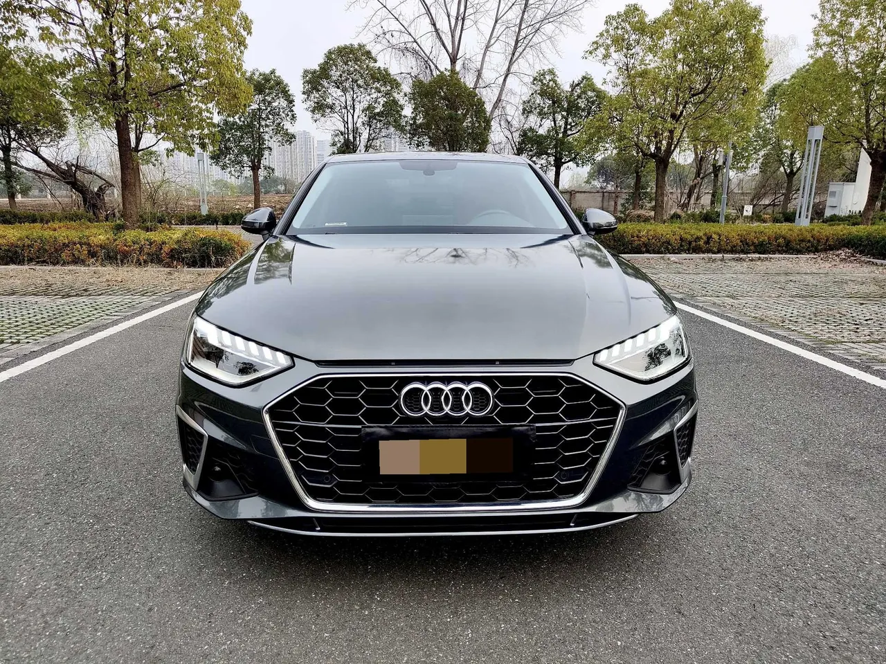 Audi 2022 A4L 2.0TFSI 40TFSI Fashion Dynamic Automatic 2