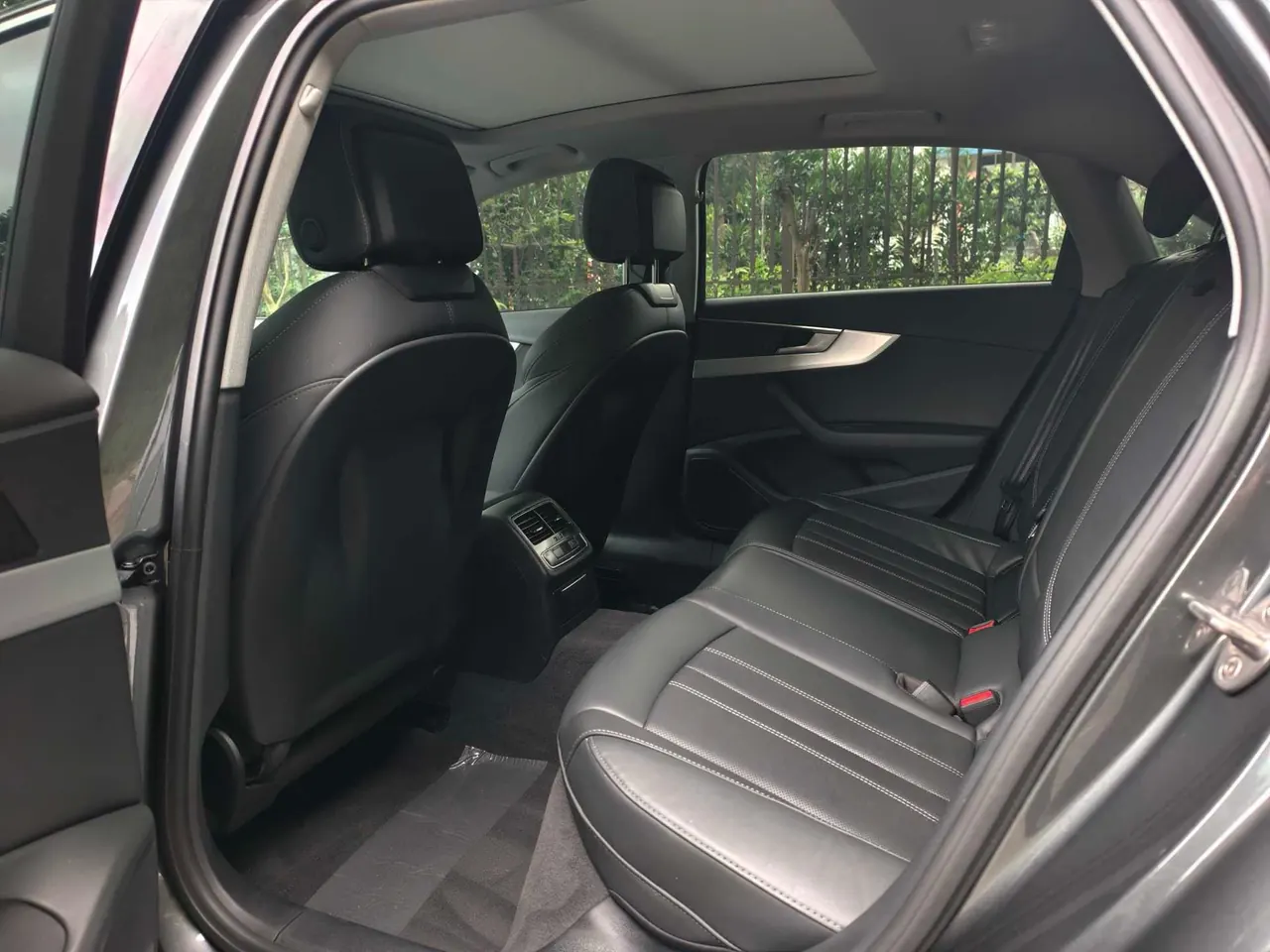 Audi 2020 A4L 2.0TFSI 40TFSI Deluxe Dynamic Automatic 5