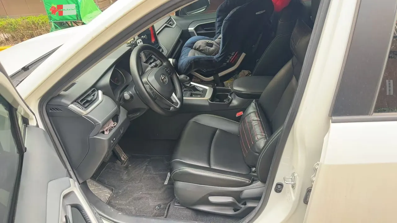 Toyota 2020 RAV4 Rongbo 2.0 Stepless Two-Drive City Edition Automatic Gear 3