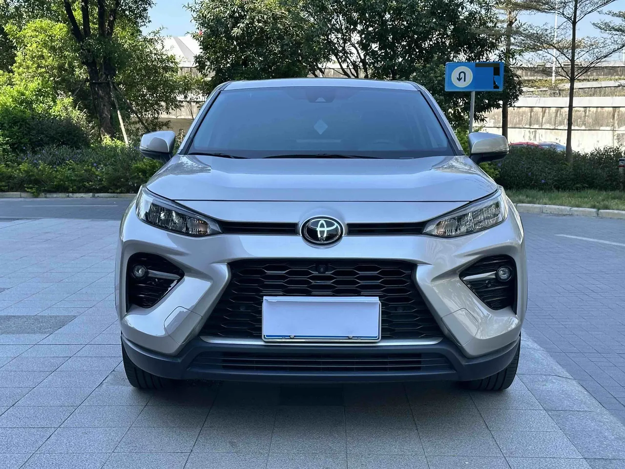 Toyota 2022 Willanda 2.0 Stepless Two-Drive Luxury PLUS Edition Automatic Gear 2