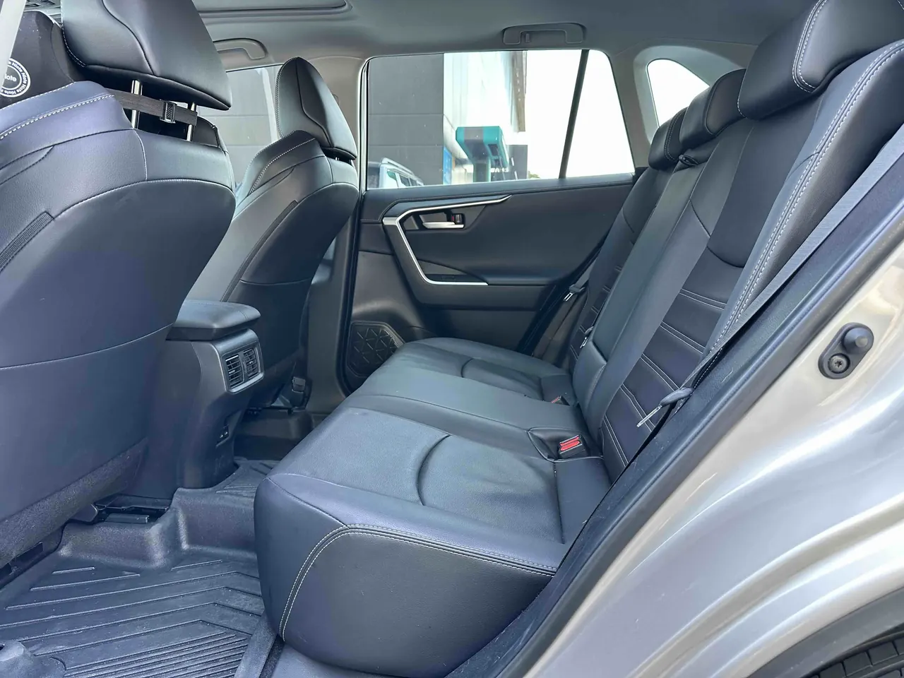 Toyota 2022 Willanda 2.0 Stepless Two-Drive Luxury PLUS Edition Automatic Gear 8