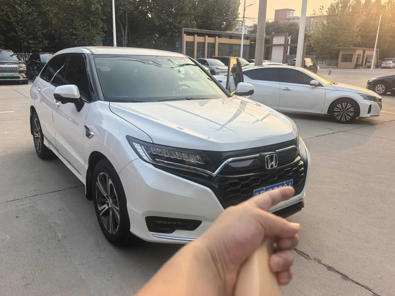 Honda 2020 UR-V 1.5T Stepless 240TURBO Two-Drive Elegant Edition Automatic Gear 2