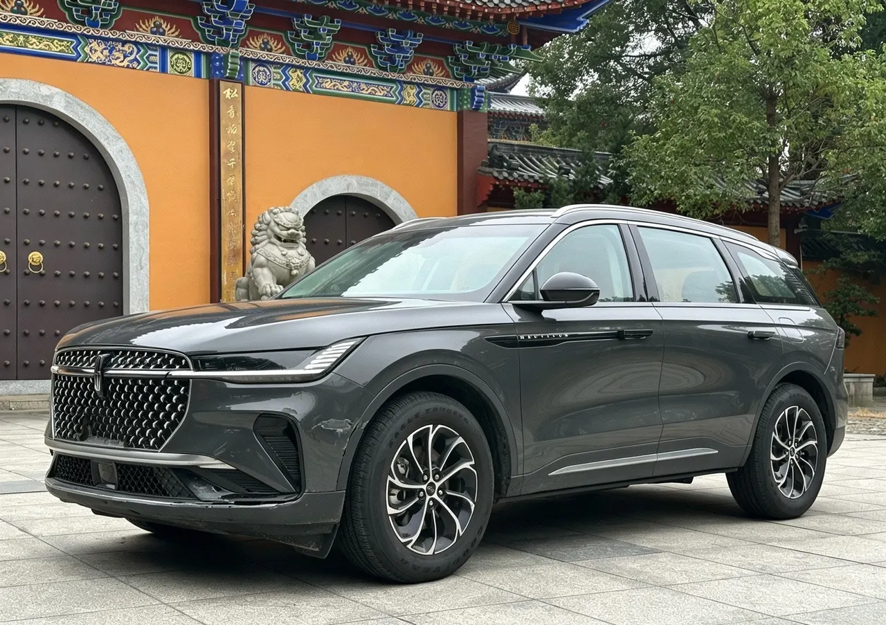 Открыть галерею: Lincoln 2026 Navigator 2.0T Two-Drive Sailing Edition Automatic Gear
