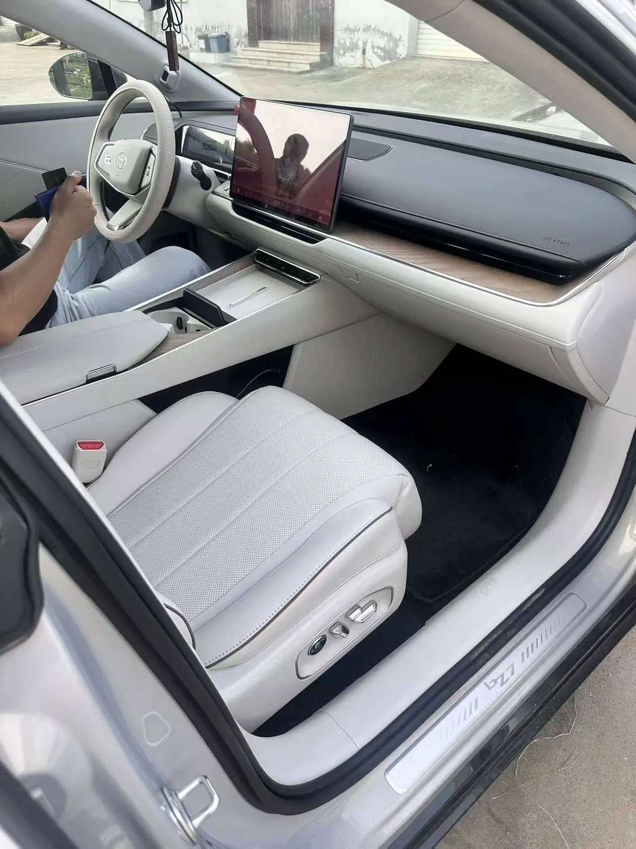 Toyota 2026 Platinum Intelligence 7 700 Max Automatic Gear 5