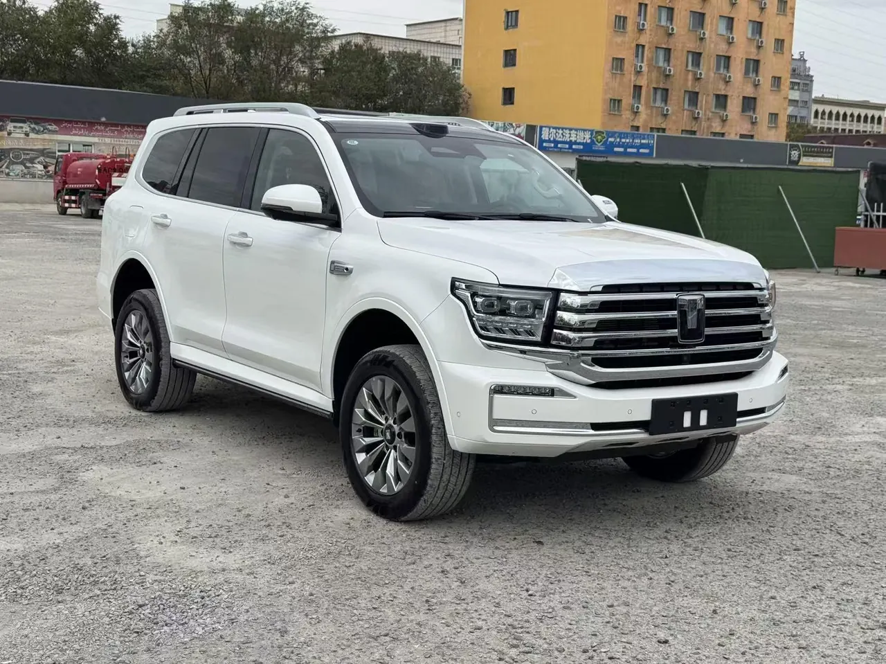 Tank 500 New Energy 2026 Model Tank 500 Hi4-T 2.0T Smart Enjoyment Version Automatic Transmission 3