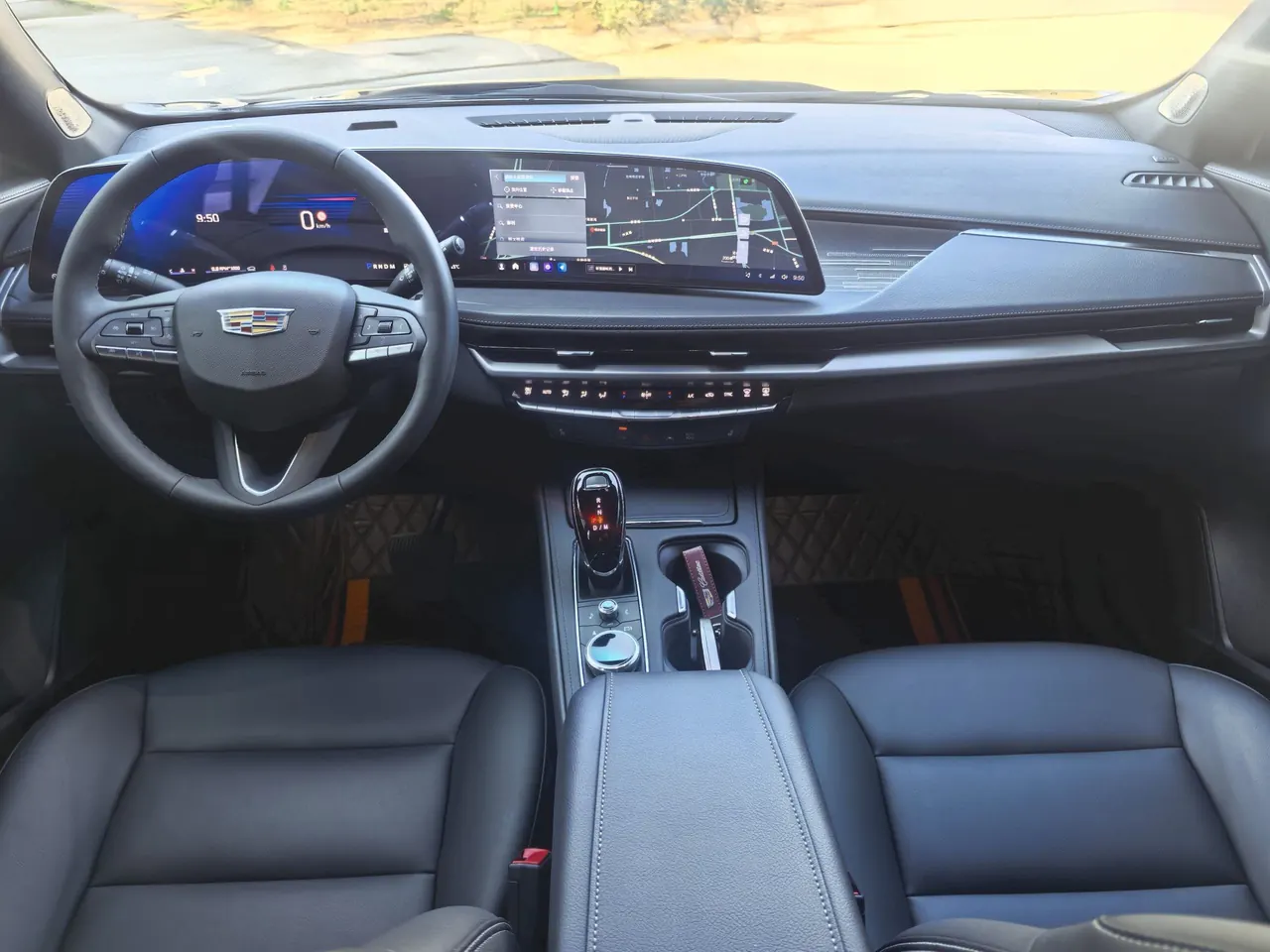 Cadillac 2024 XT4 48V 2.0T 28T Two-Drive Luxury Automatic Gear 5