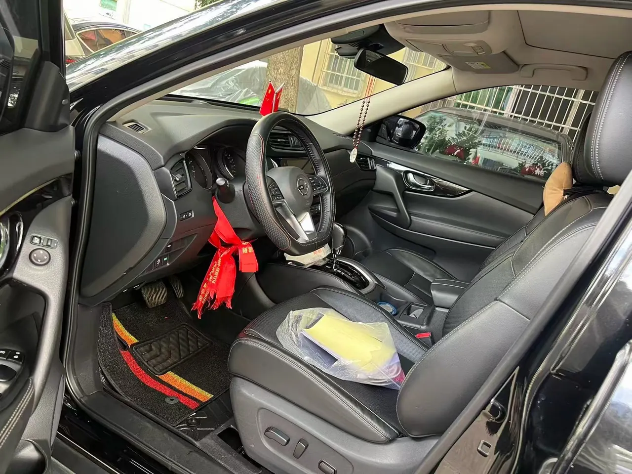 Nissan 2021 Qijun 2.0 stepless XL Premium two-wheel drive Zhilian exclusive version of automatic gear 2