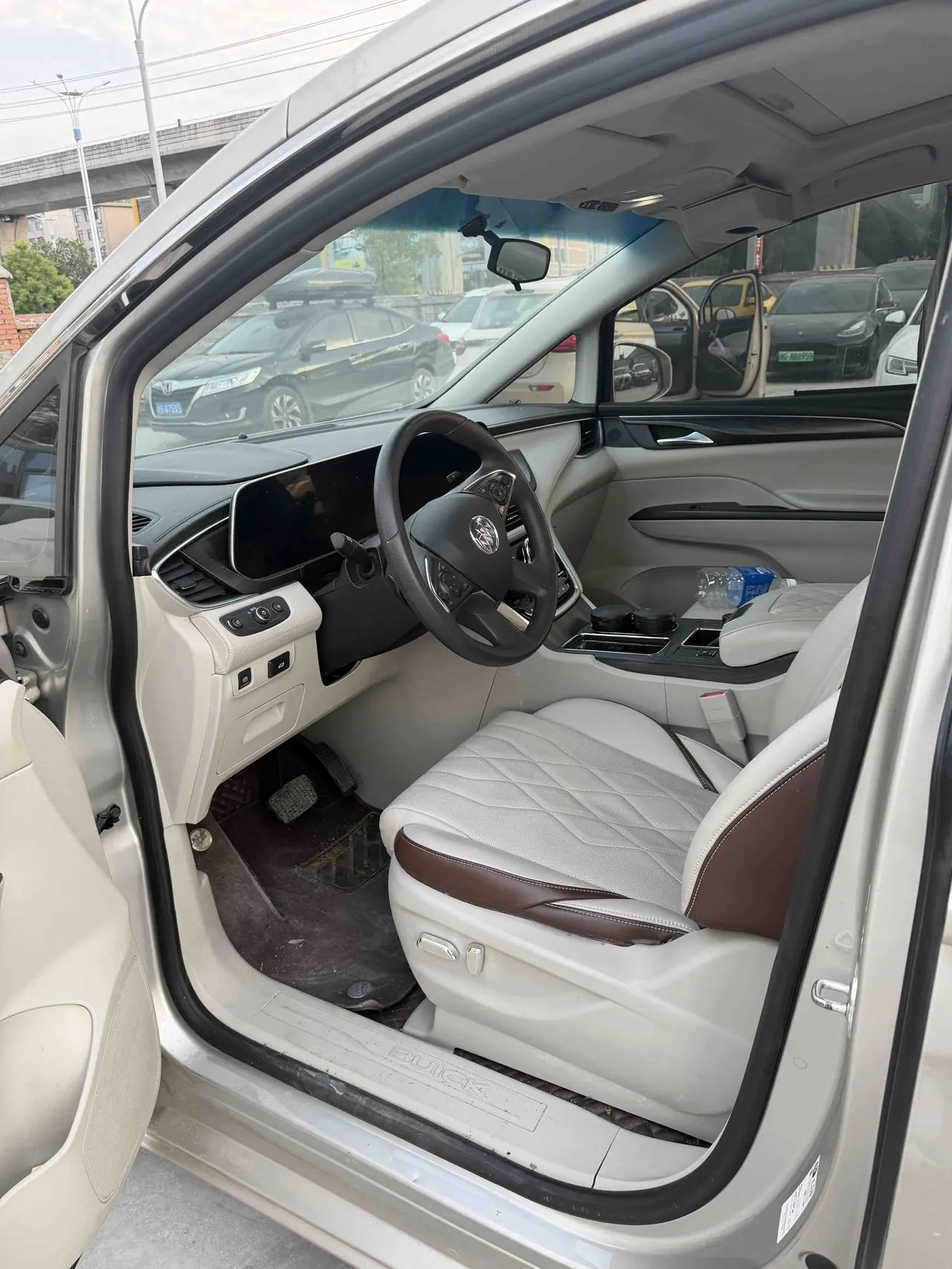 Buick 2022 GL8 ES Lu Zun 2.0T 653T Exclusive Automatic Gear 4