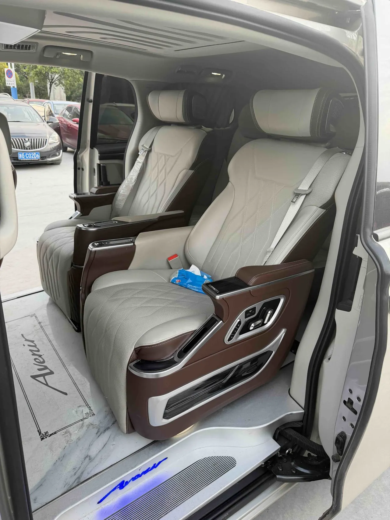 Buick 2022 GL8 ES Lu Zun 2.0T 653T Exclusive Automatic Gear 7
