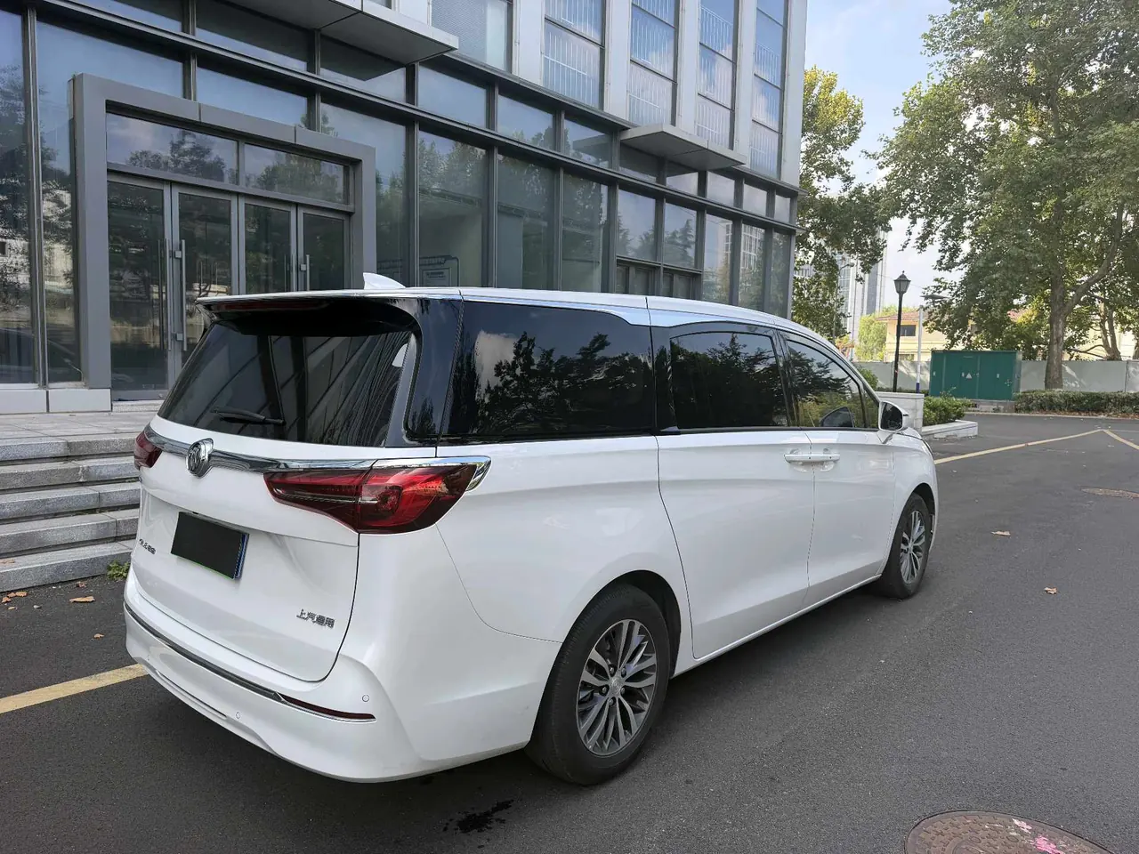Buick 2022 GL8 ES Lu Zun 48V 2.0T 653T Comfortable Automatic Gear 6