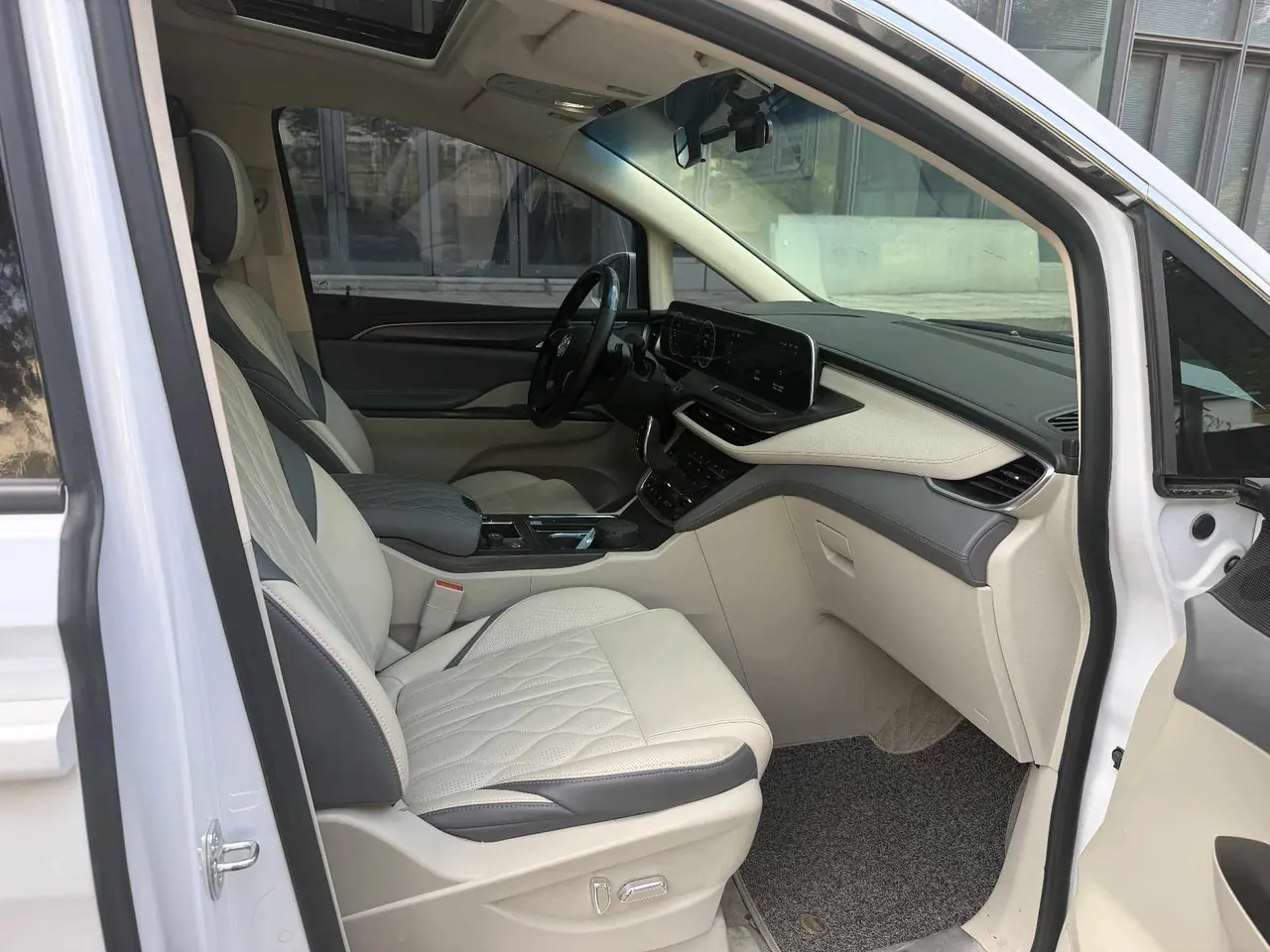 Buick 2022 GL8 ES Lu Zun 48V 2.0T 653T Comfortable Automatic Gear 8