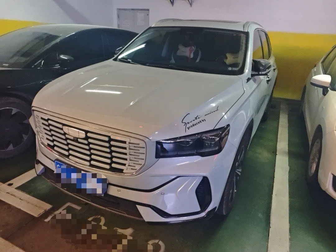 Открыть галерею: Geely 2022 XingyueL (Monjaro) Raytheon Hi · X 1.5T Hybrid Super Auto