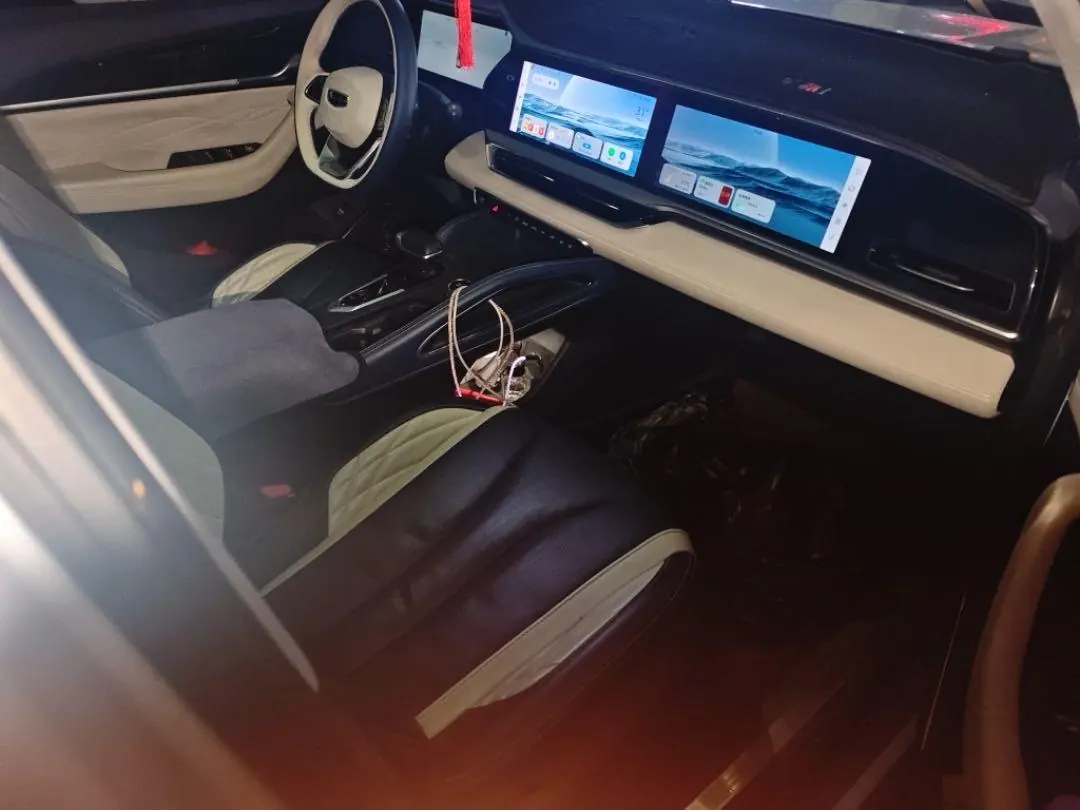Geely 2022 XingyueL (Monjaro) Raytheon Hi · X 1.5T Hybrid Super Auto 4