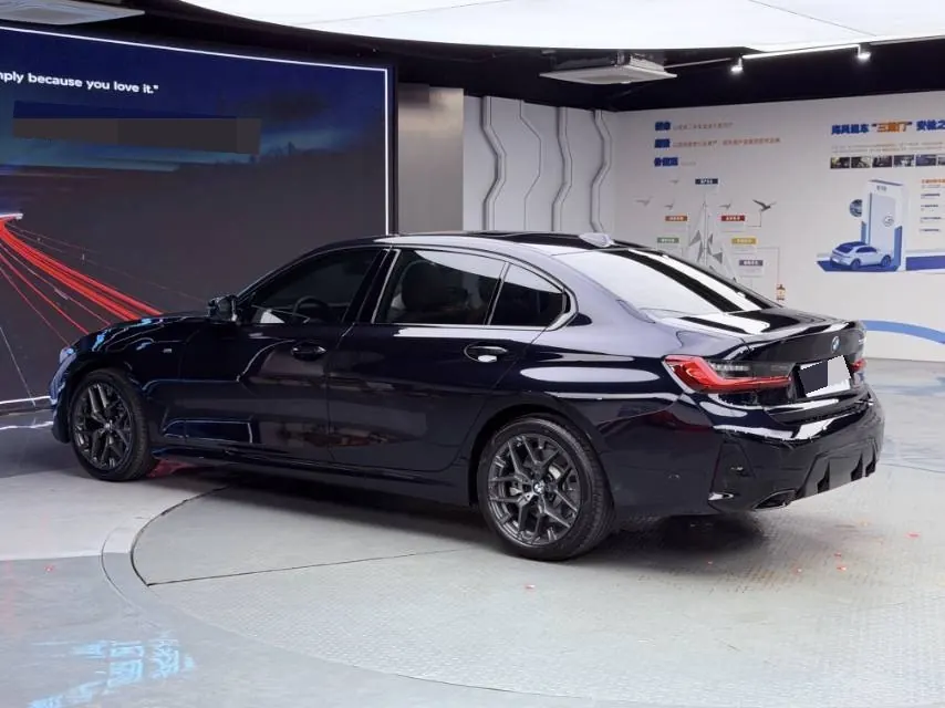 BMW 3 Series 2026 330Li 2.0T M Sports Obsidian Night Suit Automatic Gear 7