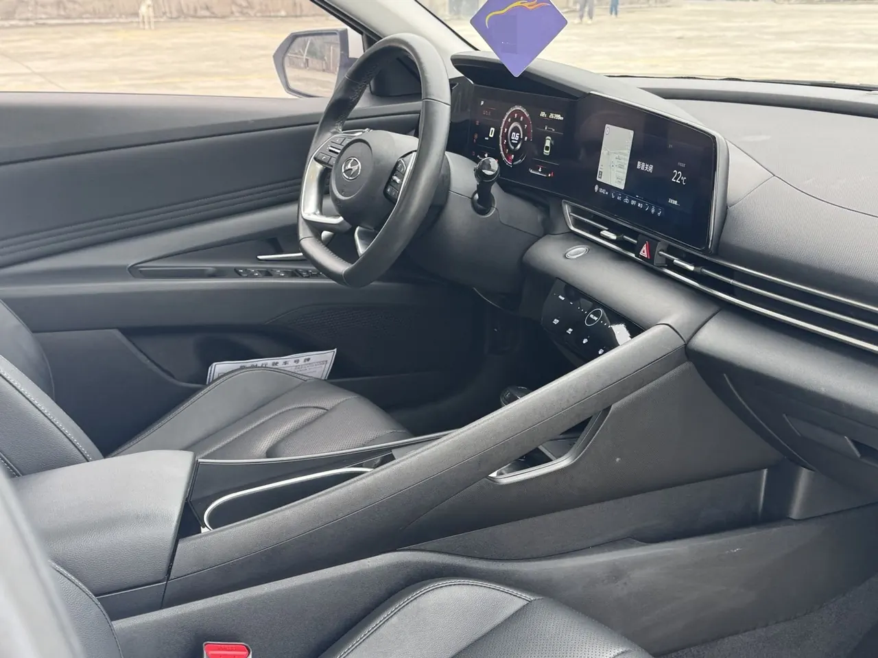 Hyundai 2021 Elantra -3-compartment 1.5 stepless LUX premium automatic gear 2