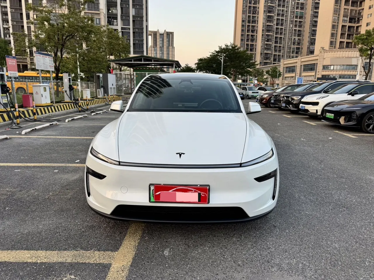 Tesla 2025 Model Y L Long Endurance All-Wheel Drive Automatic Transmission 2