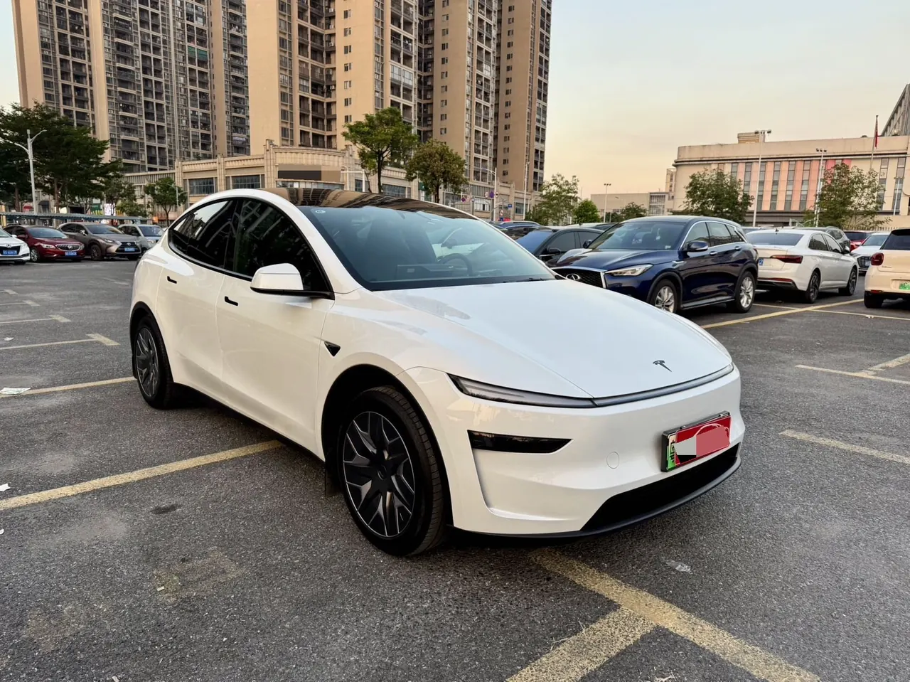Tesla 2025 Model Y L Long Endurance All-Wheel Drive Automatic Transmission 3
