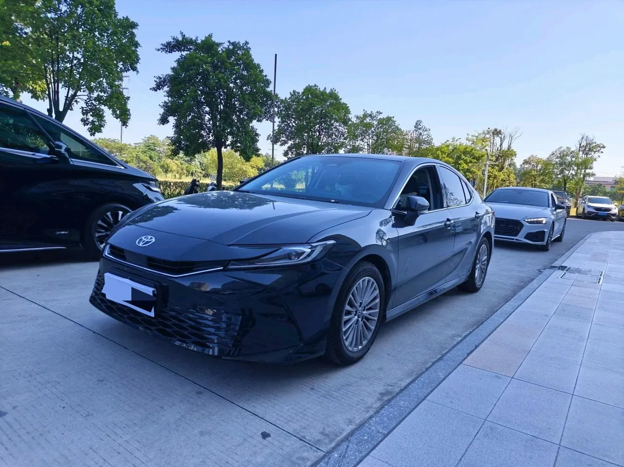 Open image lightbox: Toyota 2026 Camry 2.0GVP Stepless Deluxe Edition Automatic Transmission